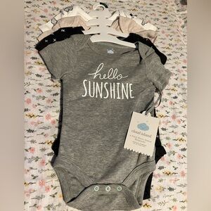 ☀️ New with tags 4 pieces ☀️ 0-3 month baby bodysuits bundle lot